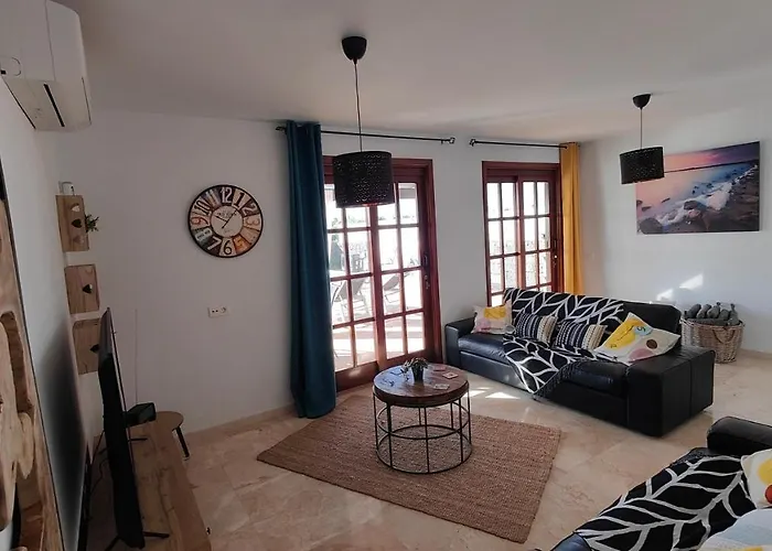 Cosy Modern Casa Del Sol Naciente With Heated Pools Villa Playa Blanca (Lanzarote)