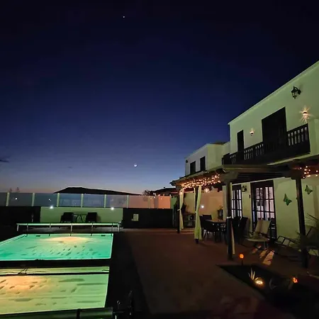 Cosy Modern Casa Del Sol Naciente With Heated Pools Playa Blanca