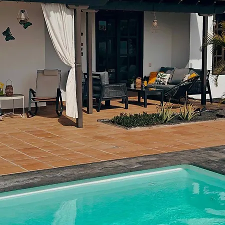 Spacious Modern Villa With Free Heated Pools & Sunny Terrace - Casa Del Sol Naciente